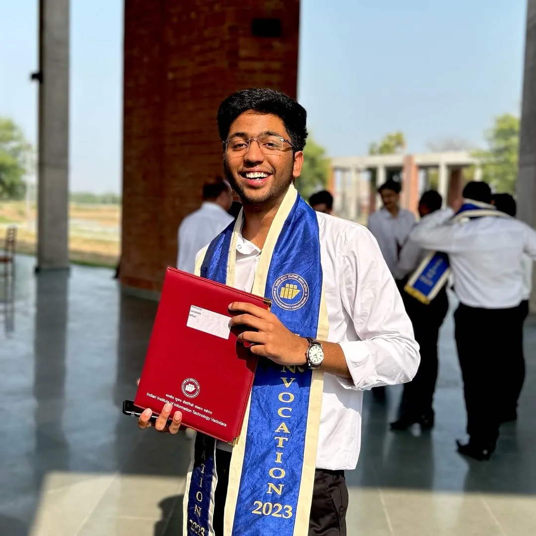 Shobhit Nirwan Qualification