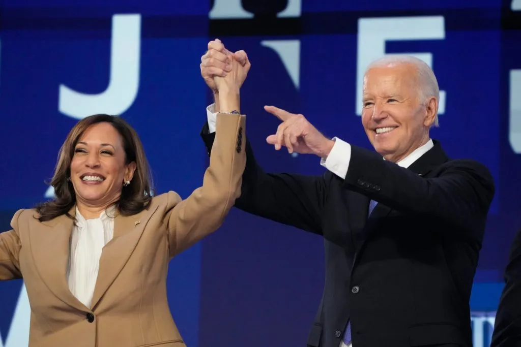 Kamala Harris Salary Compares to Other Senior U.S. Officials